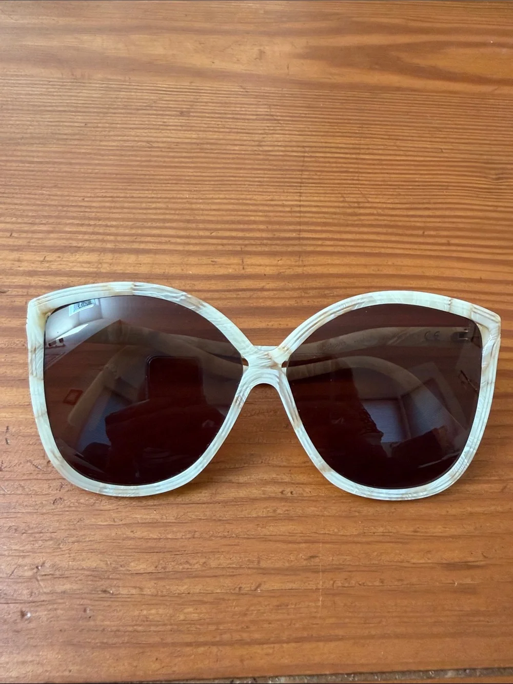 Illesteva Beige/Cream Marbled Cat-Eye Sunglasses.  NWOT
